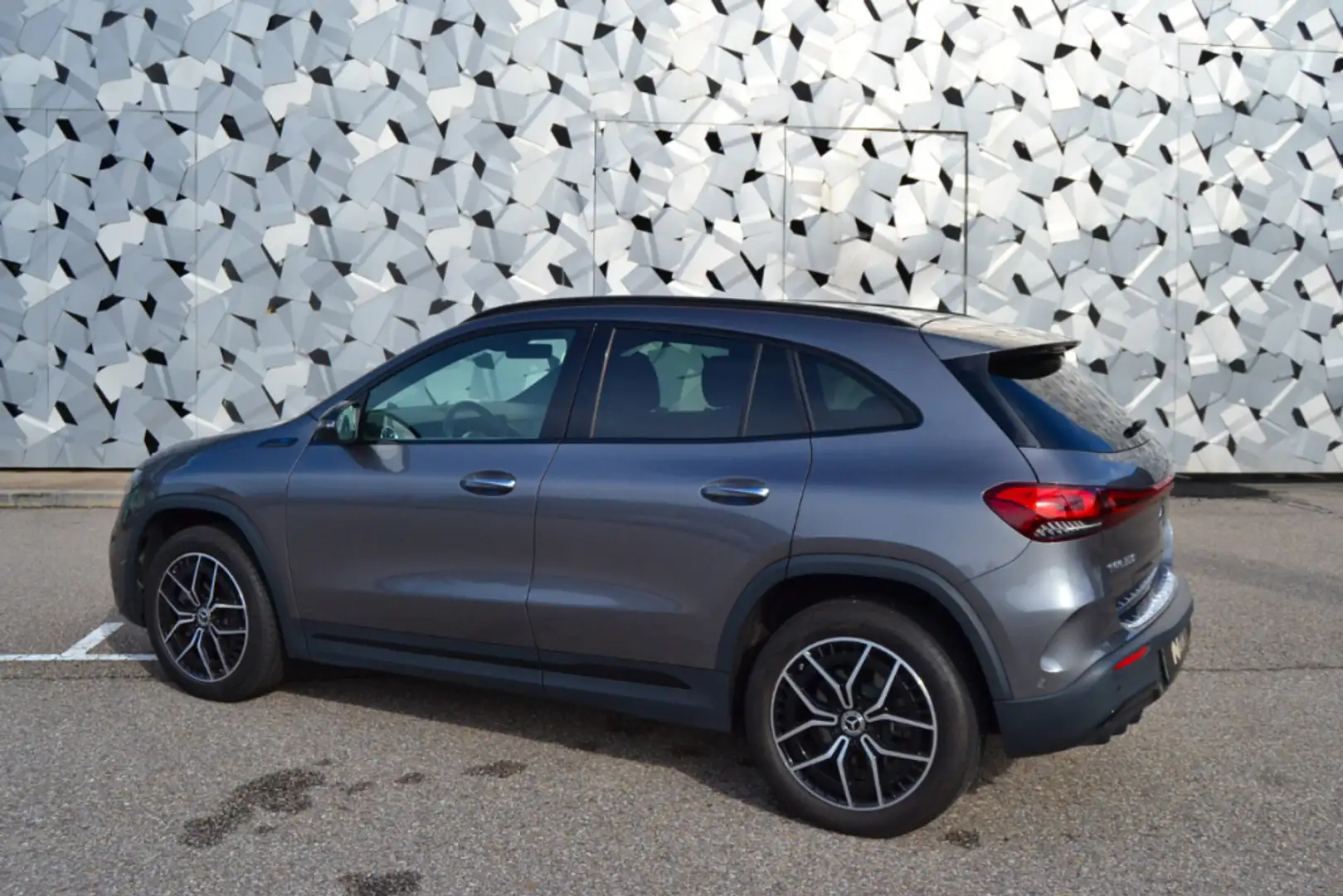 Mercedes-Benz EQA 350 4matic Gris - 2