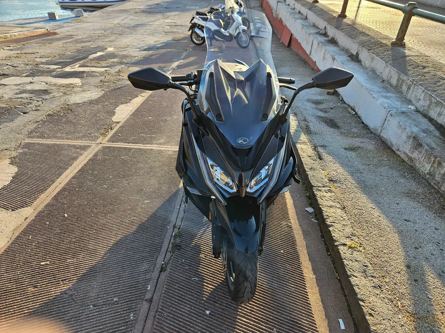 Kymco AK 550 Touring Negru - 1