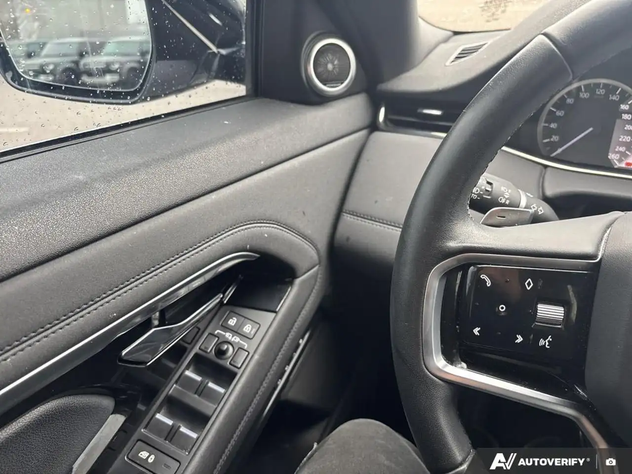 Land Rover Range Rover Evoque снимка Land Rover Range Rover Evoque
