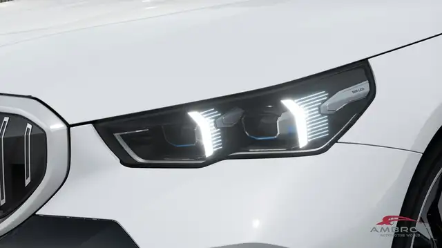 BMW 5 Series view 6