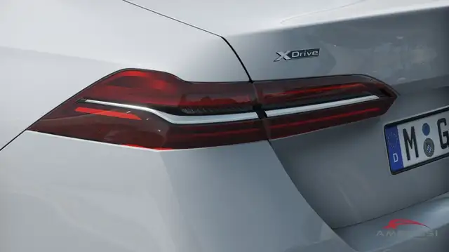 BMW 5 Series view 7