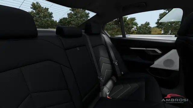 BMW 5 Series view 11