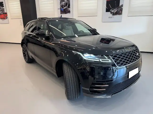 Land Rover Range Rover Velar view 3