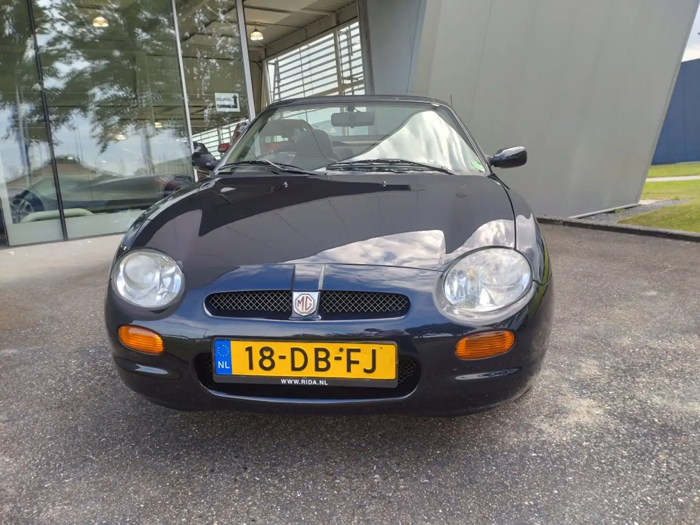 MG MGF 1.8i Černá - 2