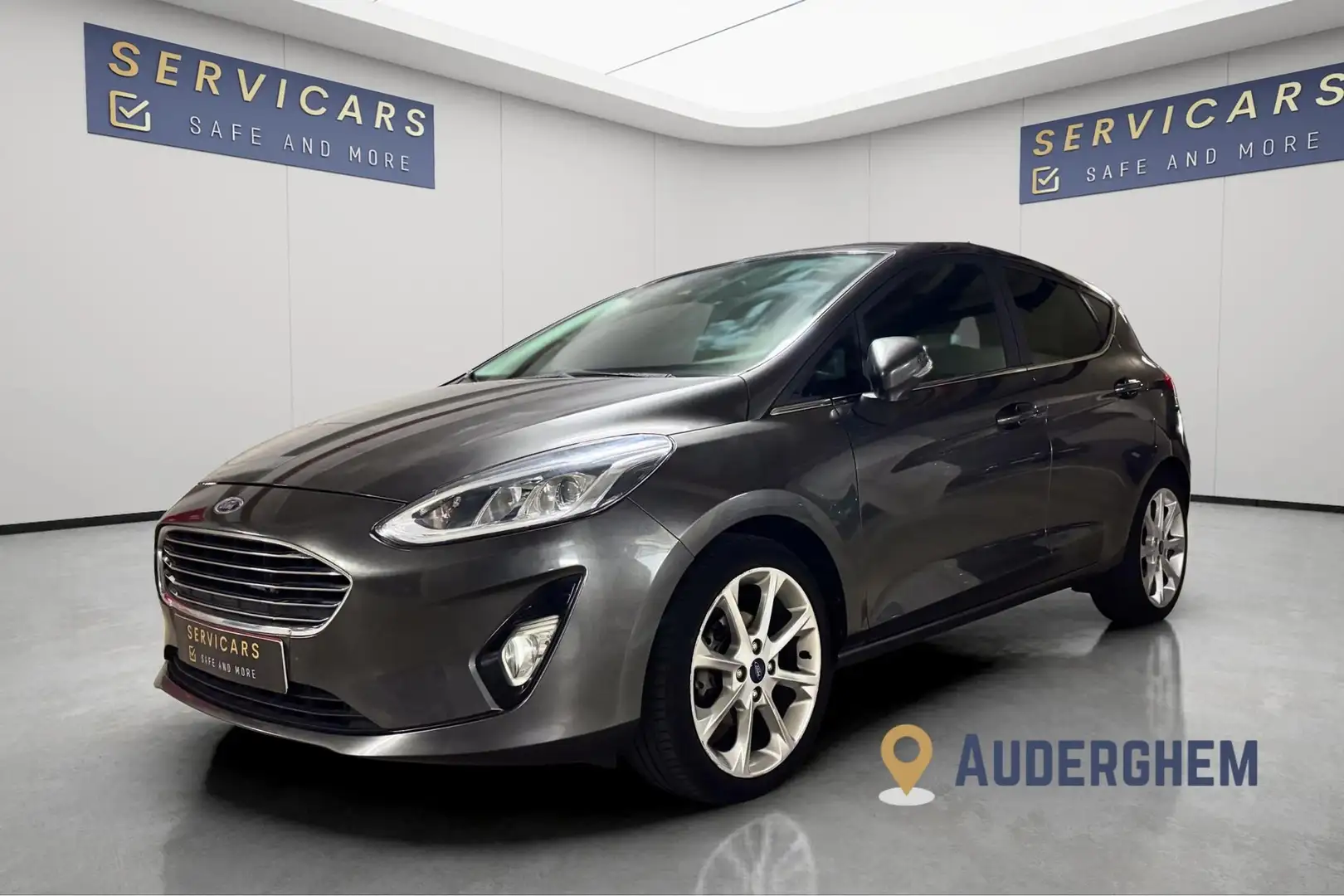 Ford Fiesta 1.1i Titanium / CARPLAY / RADAR / GARANTIE 12 MOIS Grijs - 1