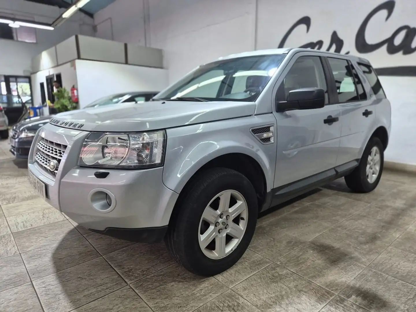 Land Rover Freelander 2.2TD4 S AUT 160CV Plateado - 2