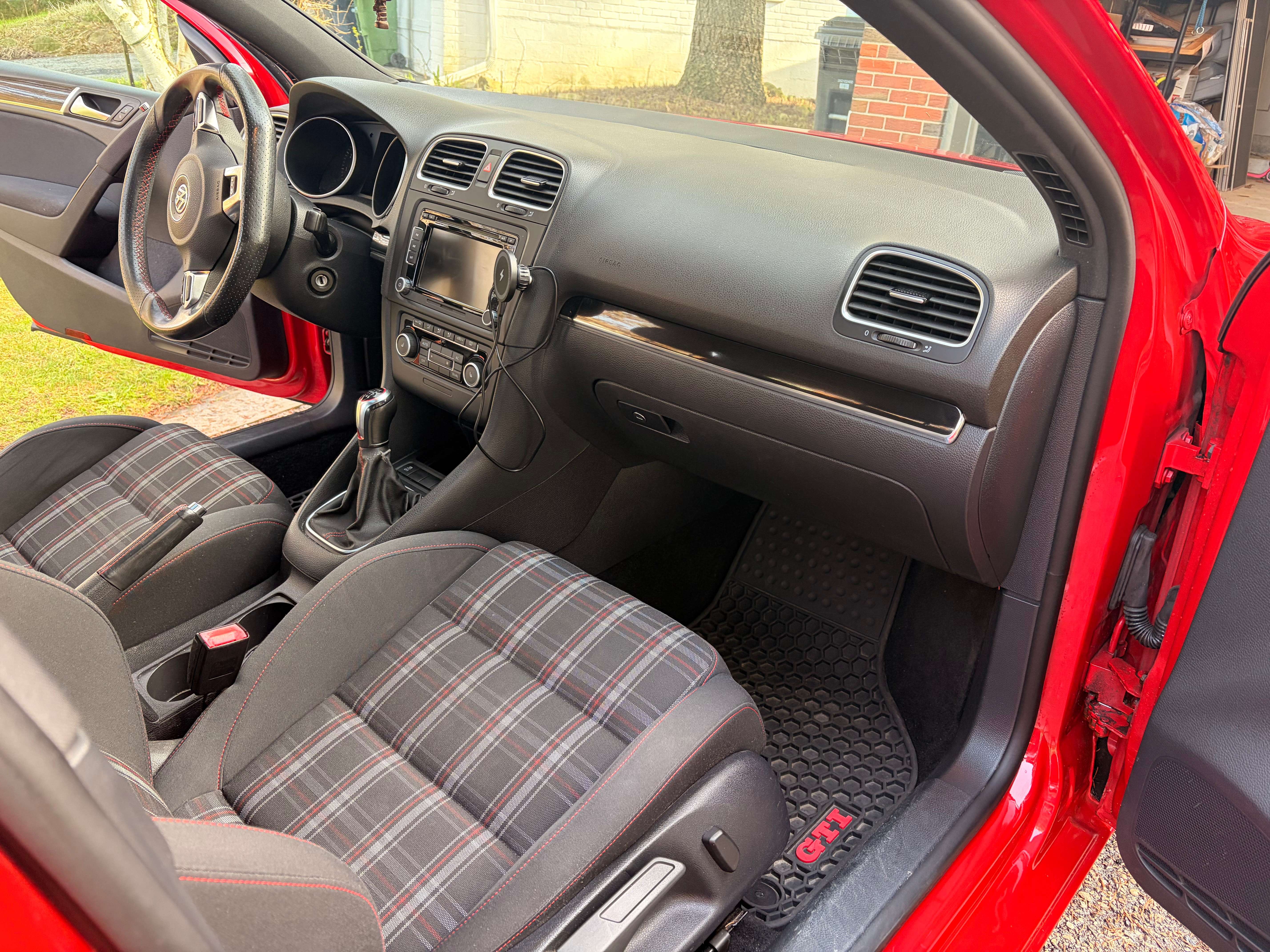 2011 Volkswagen Golf GTI German made hot hatch classic thumb 8