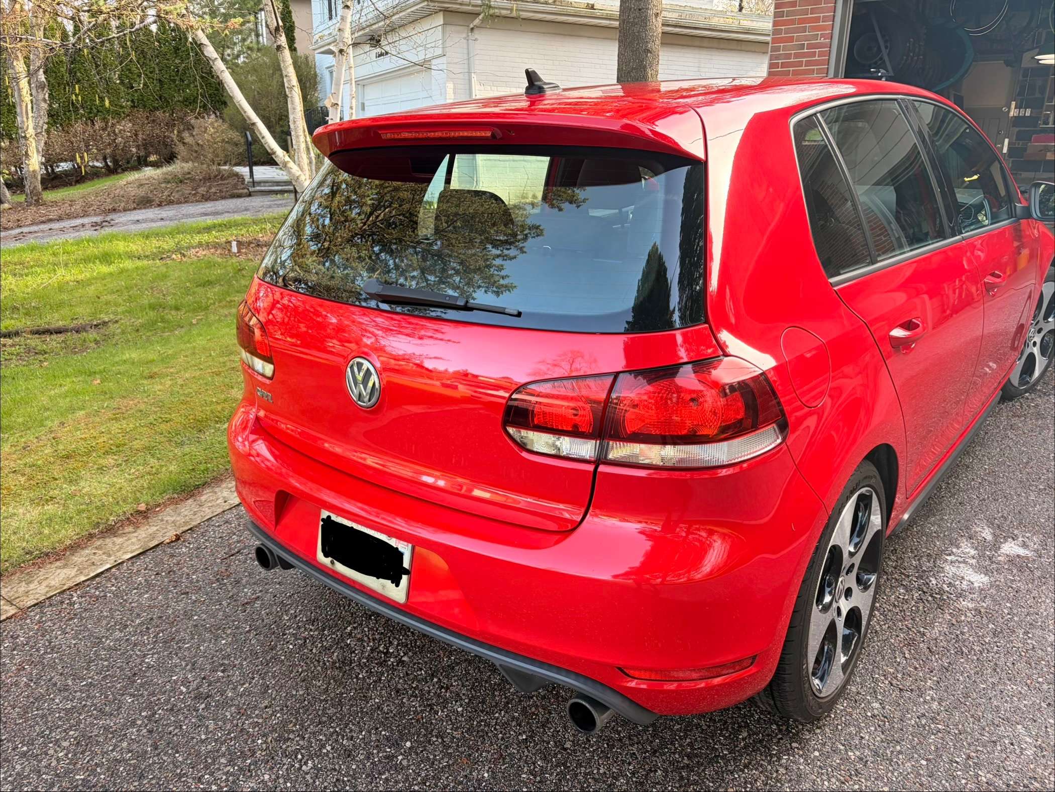 2011 Volkswagen Golf GTI German made hot hatch classic alt 2