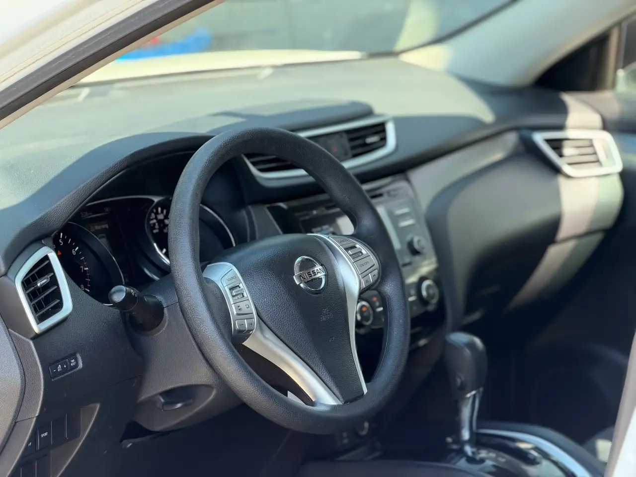 Nissan Rogue снимка Nissan Rogue