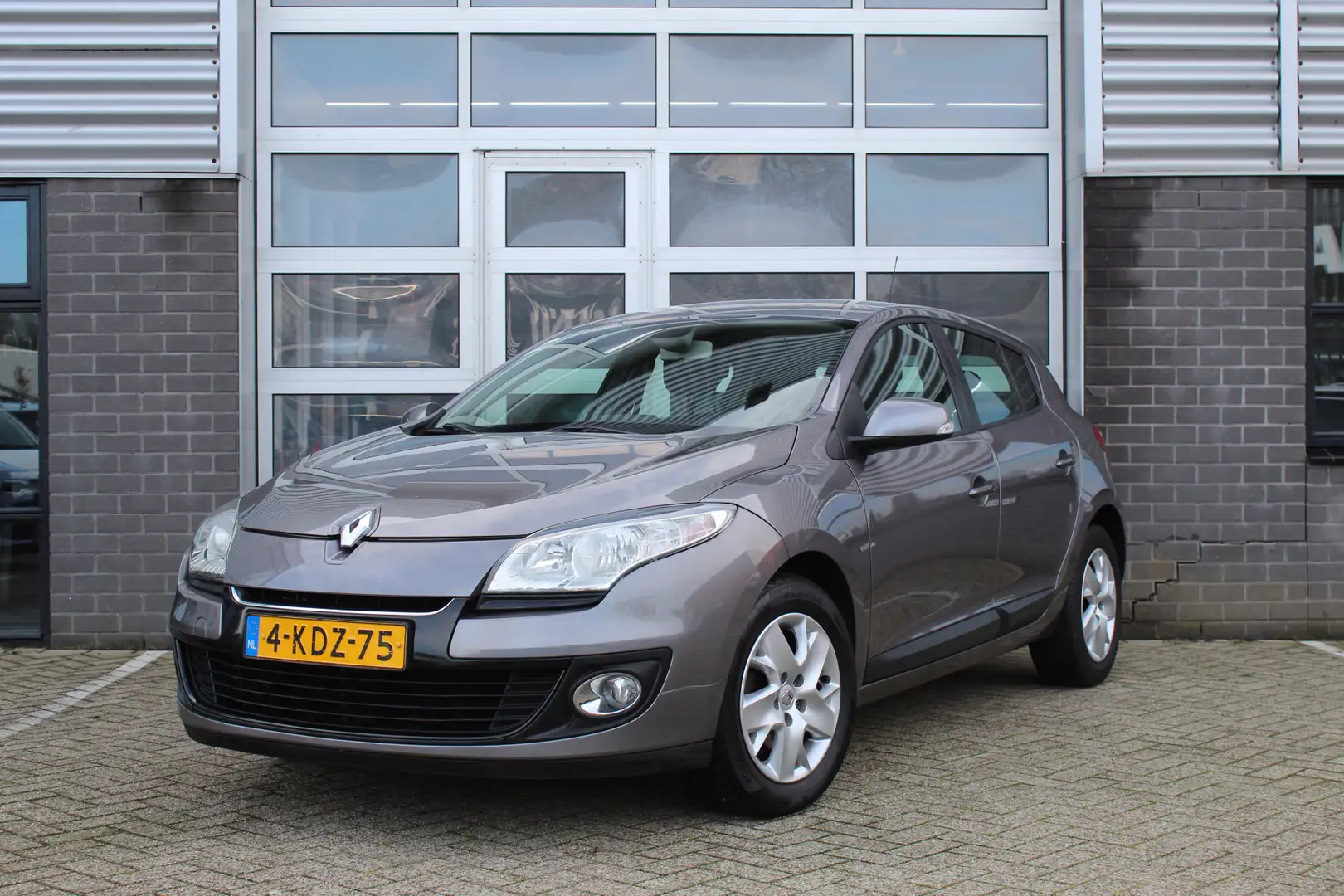 Renault Megane 1.5 dCi Expression / Navigatie / Cruise /  N.A.P. siva - 1
