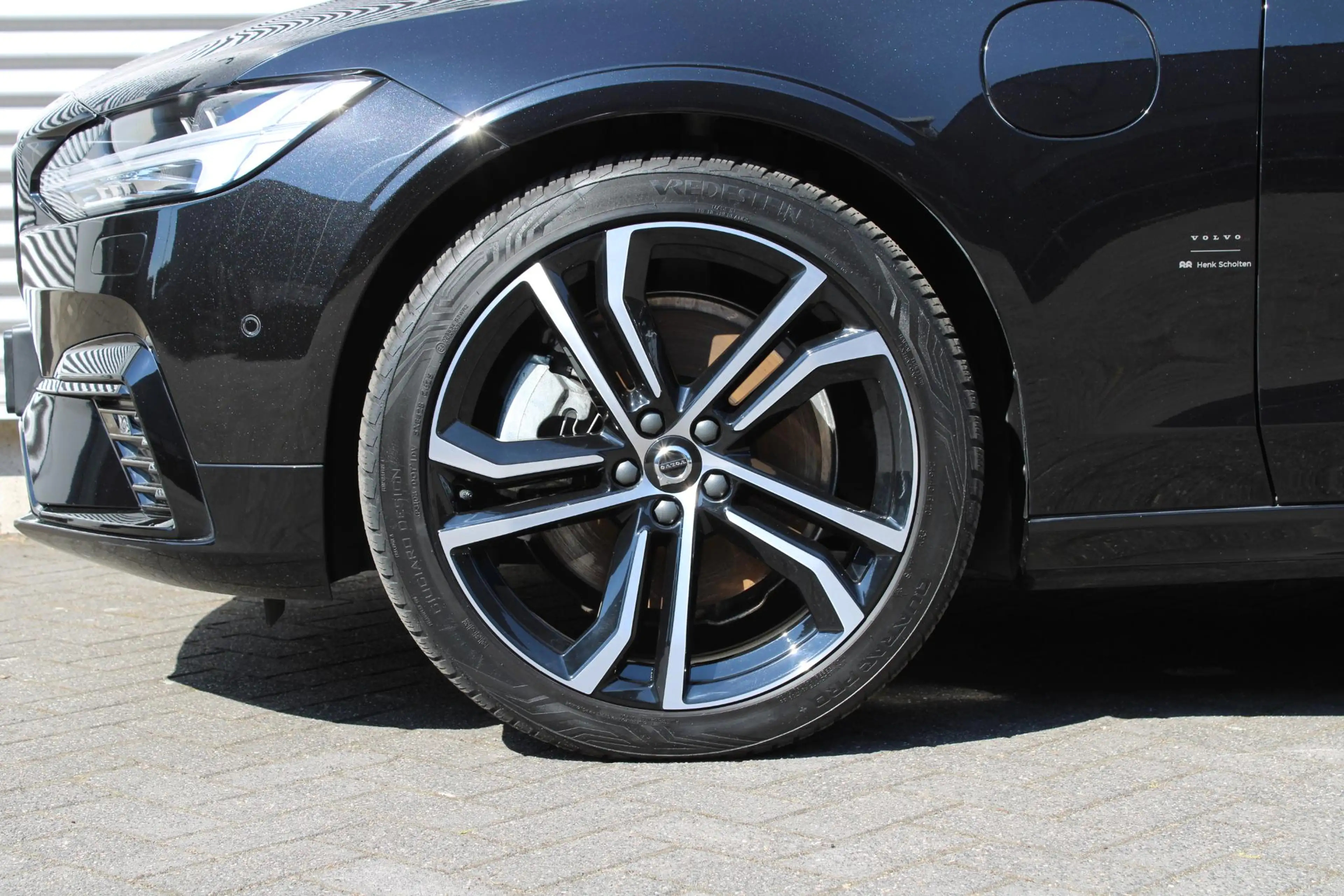 Volvo V90 2.0 T8 Plug-in hybrid AWD Ultra Dark — photo 8