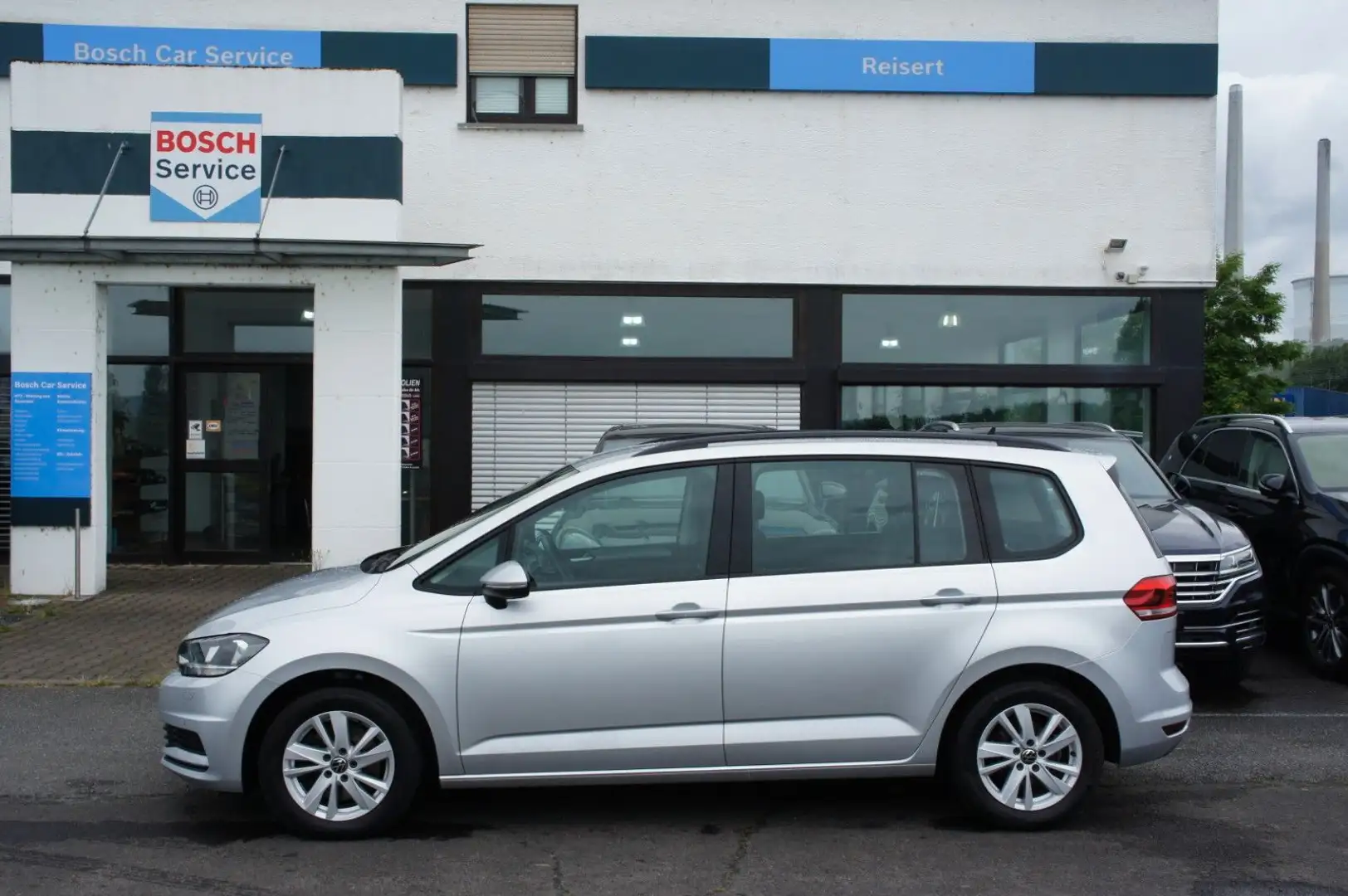 Volkswagen Touran Comfortline *AHK*NAVI*KAMERA*STANDHZG* Silber - 2
