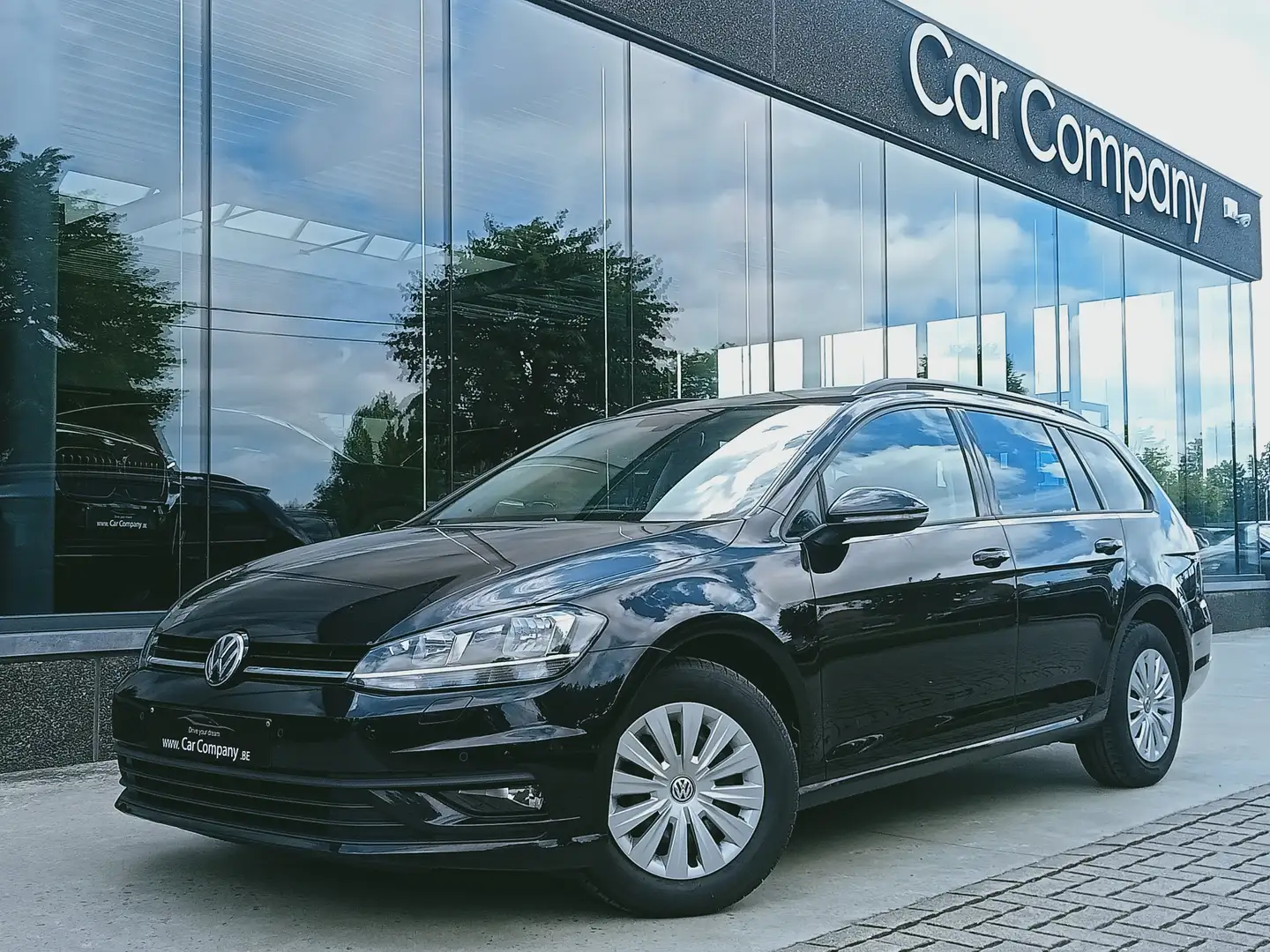 Volkswagen Golf Variant SW 1.6 SCR TDi 115PK DSG*PDC+CAM*PANODAK*ZETELVERW Zwart - 1