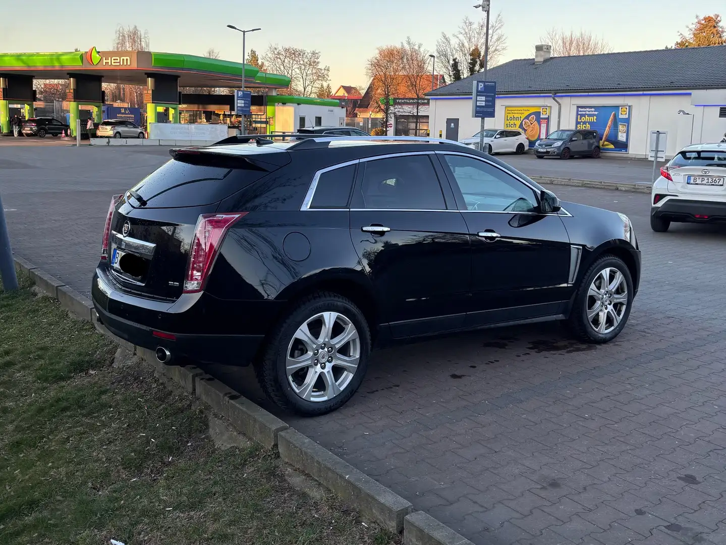 Cadillac SRX 3.6+V6+AWD+Premium Černá - 2