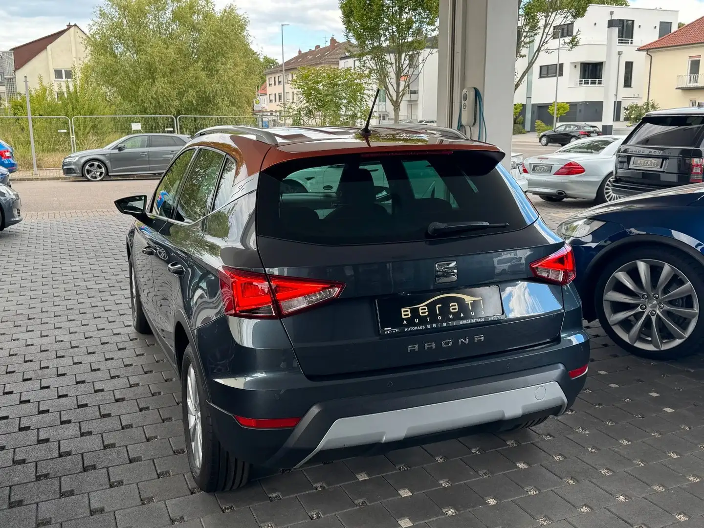 SEAT Arona 1.6 TDI XCELLENCE|SHZ|LED|ParkPilot|AppleC Grau - 2
