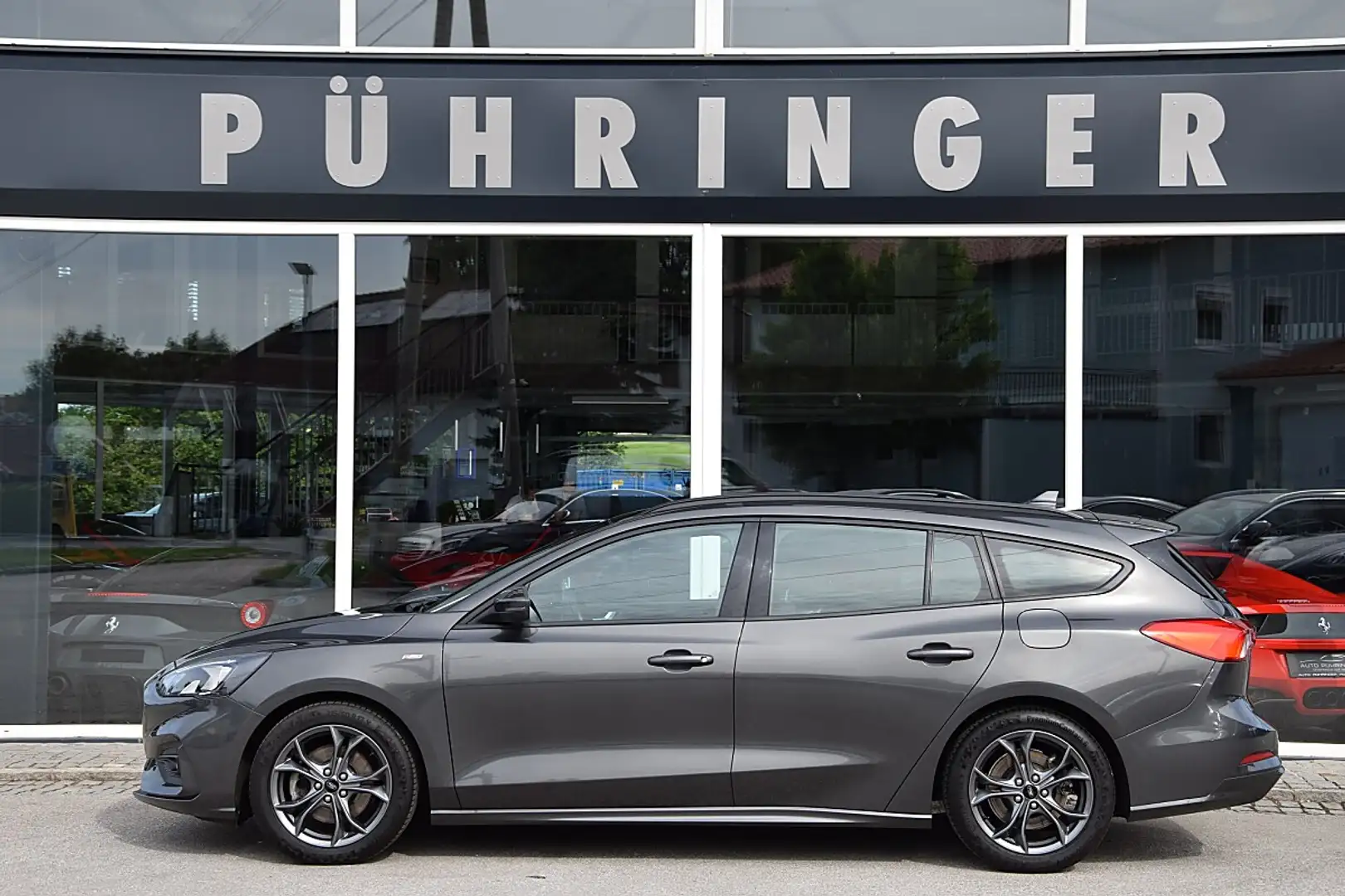 Ford Focus 1.5 EcoBlue ST-Line Business Silber - 1