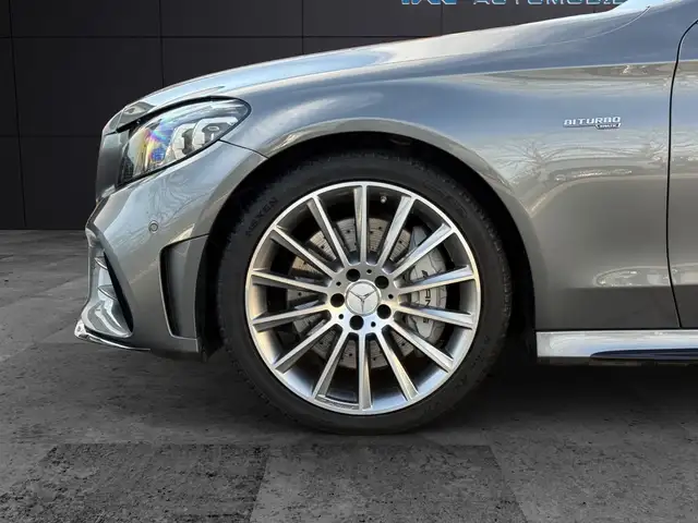 Mercedes-Benz C-Class view 9