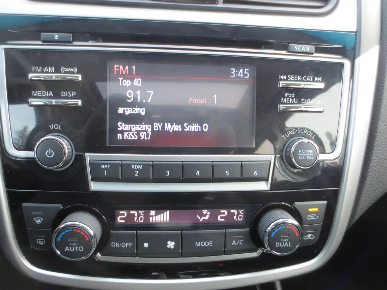 Nissan Altima снимка Nissan Altima