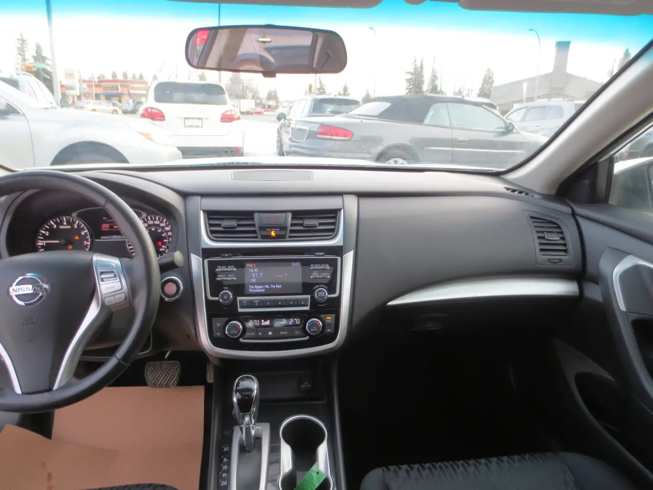 Nissan Altima снимка Nissan Altima