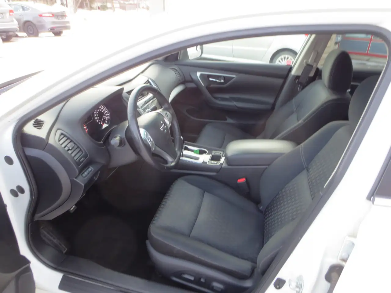 Nissan Altima снимка Nissan Altima