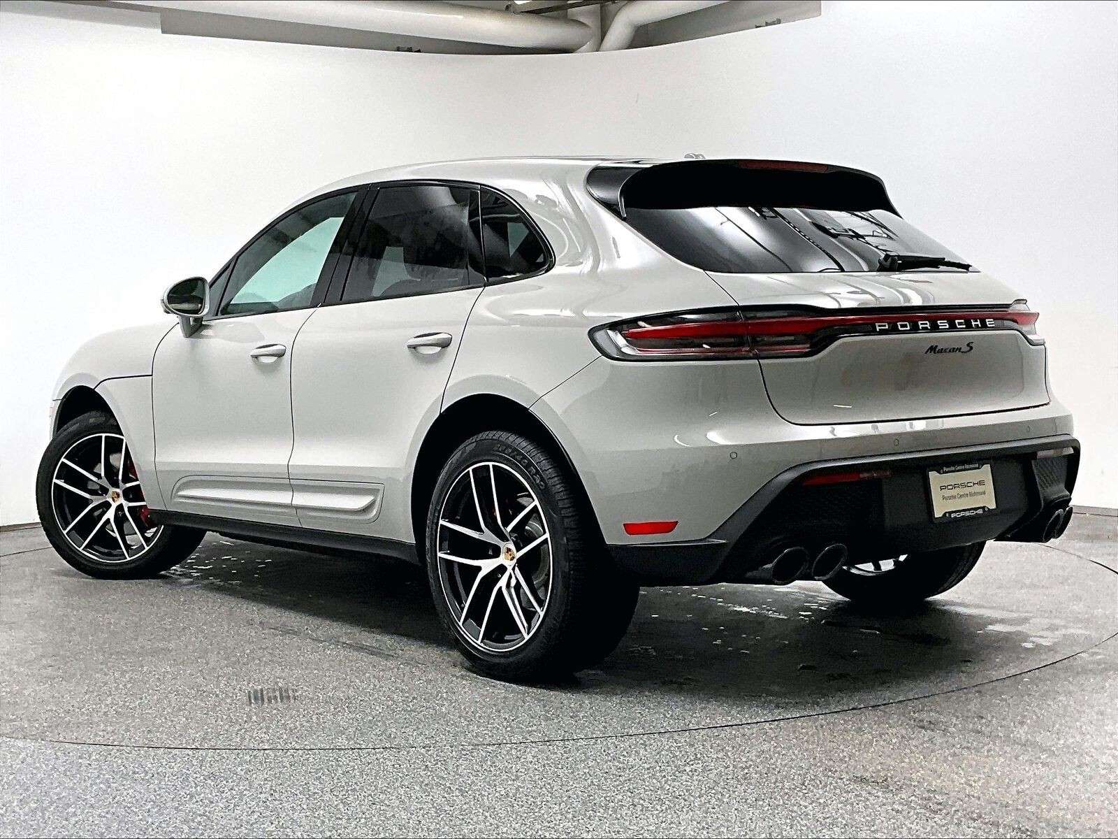 2026 Porsche Macan S thumb 7