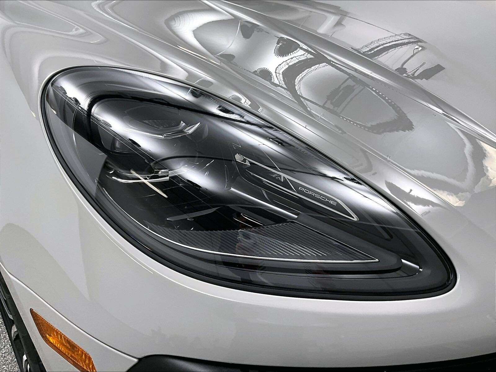 2026 Porsche Macan S thumb 32