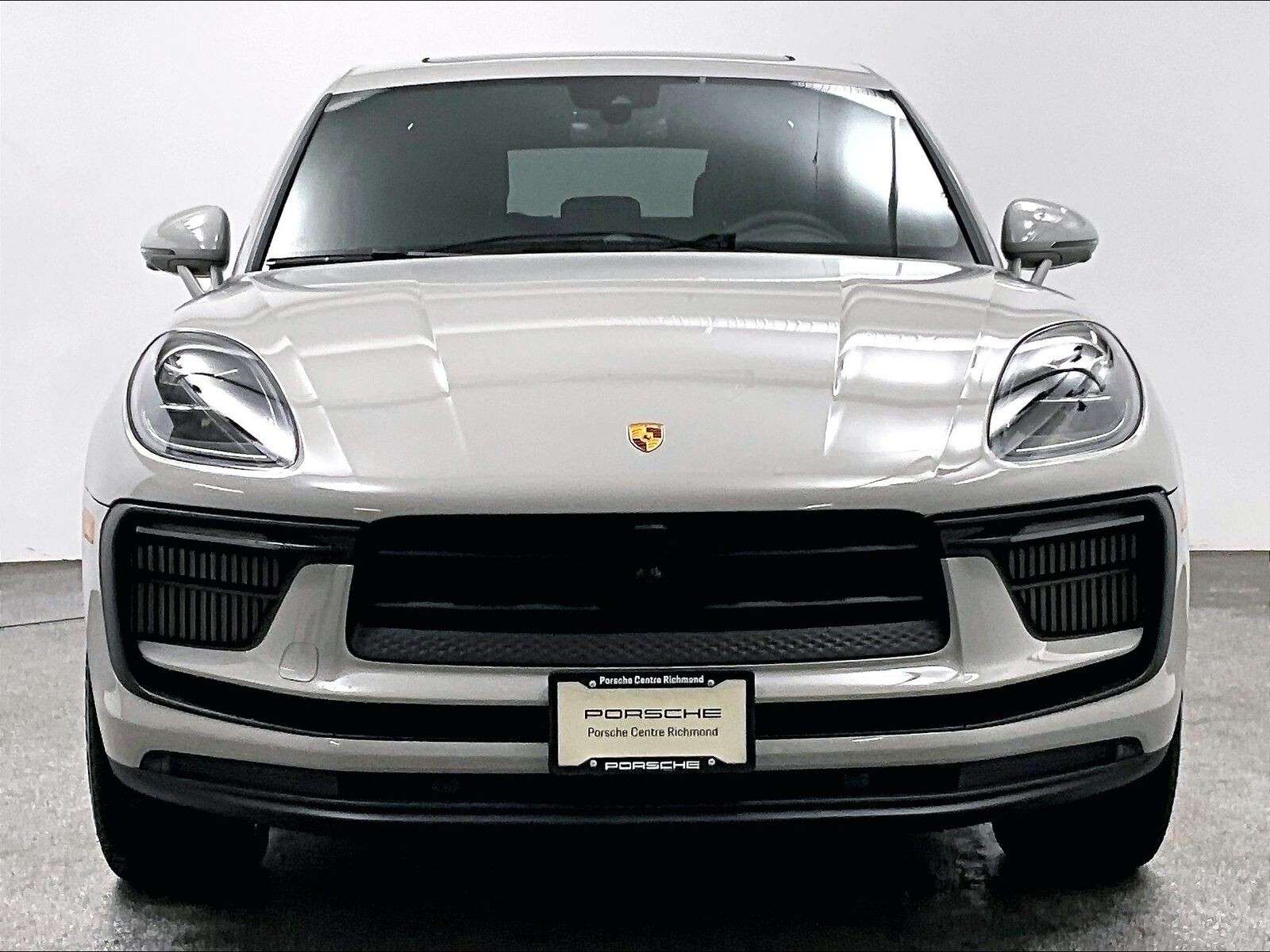 2026 Porsche Macan S alt 2