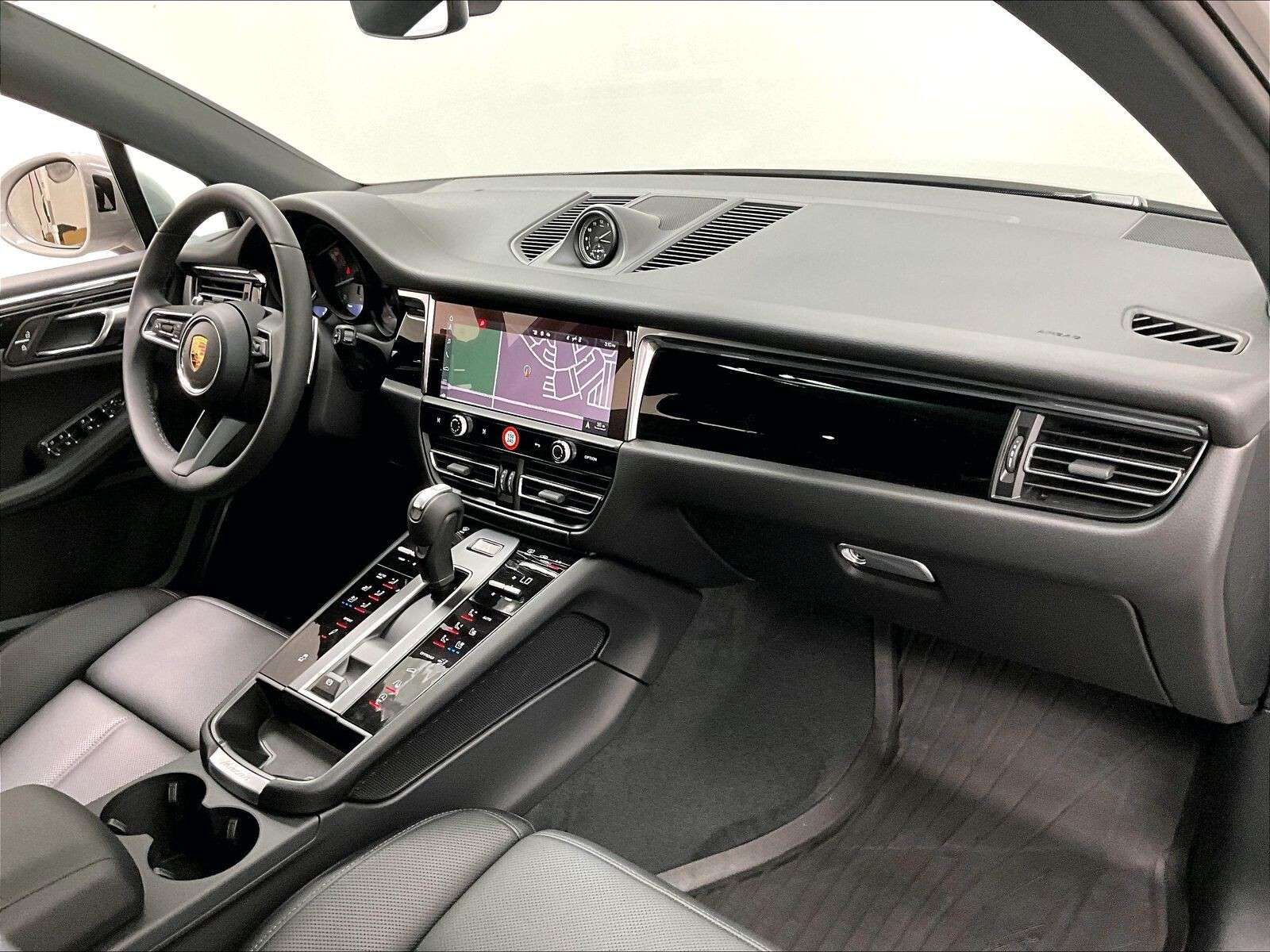 2026 Porsche Macan S thumb 27