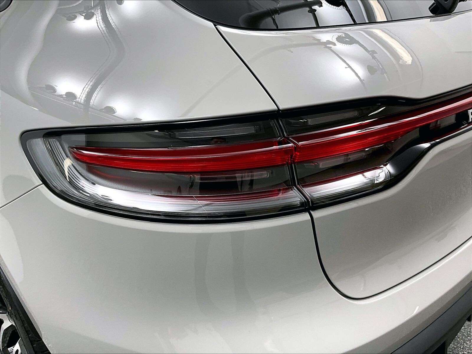 2026 Porsche Macan S thumb 35