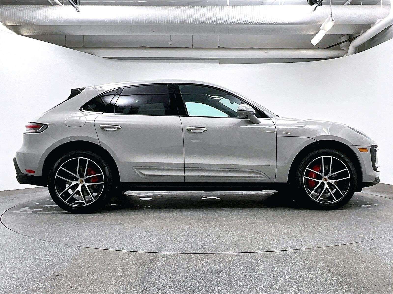 2026 Porsche Macan S alt 4