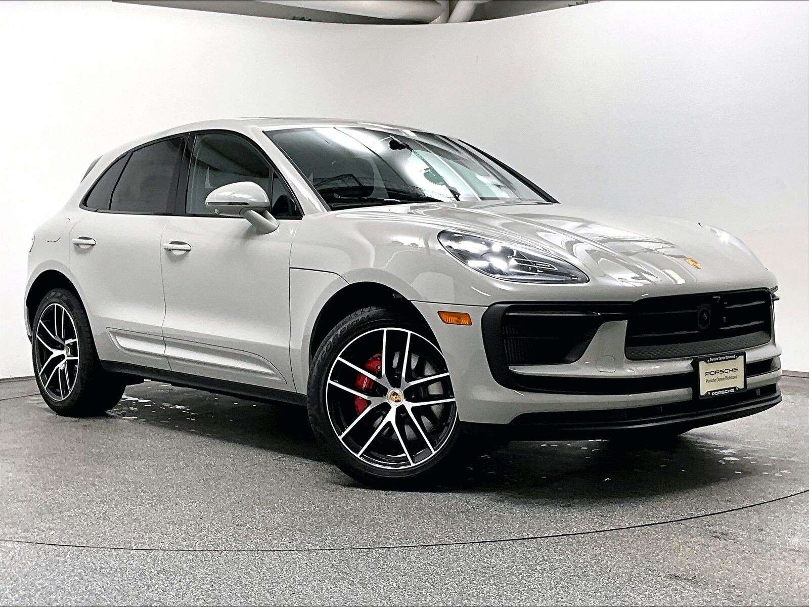 2026 Porsche Macan S alt 3