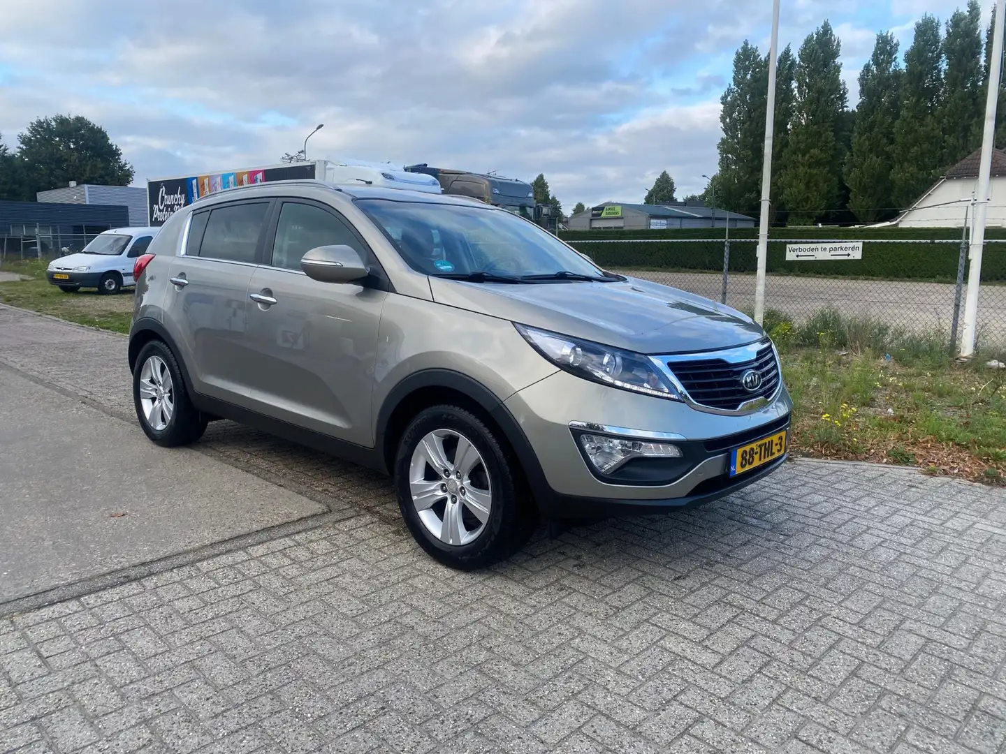 Kia Sportage 1.6 GDI X-ecutive Plus Pack Grijs - 2
