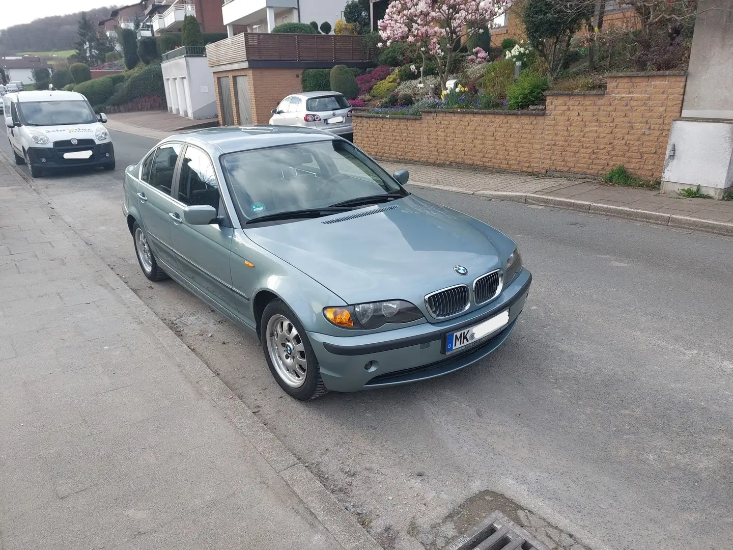 BMW 325 3er 325xi Allrad, Automatik, E46 Mod.-Pfl. Grün - 1