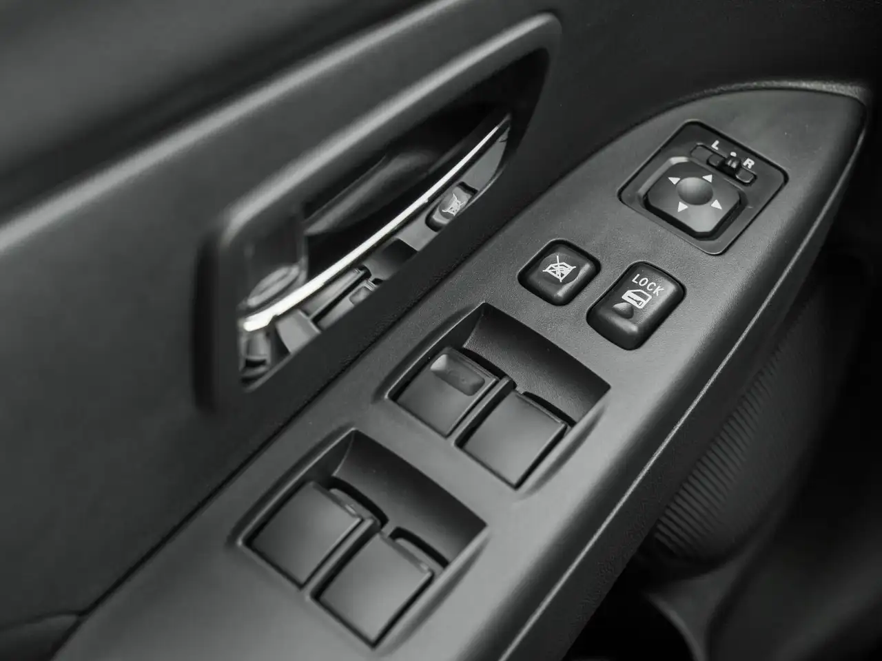 Mitsubishi RVR снимка Mitsubishi RVR