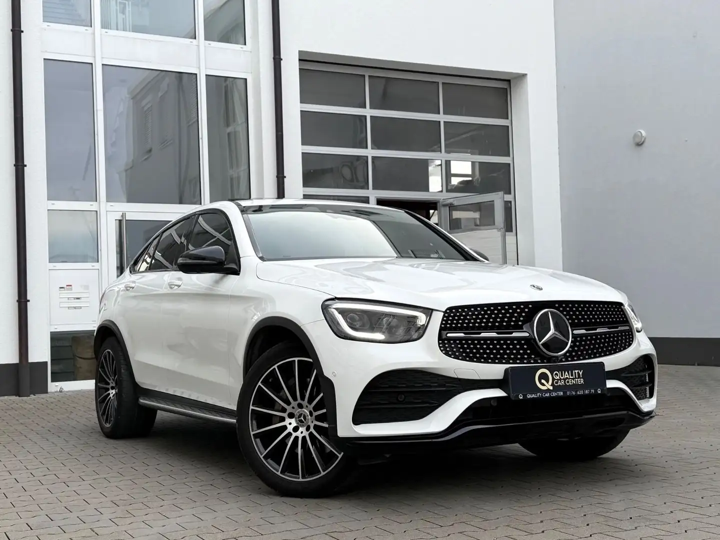 Mercedes-Benz GLC 400 d Coupe AMG 4Matic *SHD*360°*AHK*DISTR+* Weiß - 1