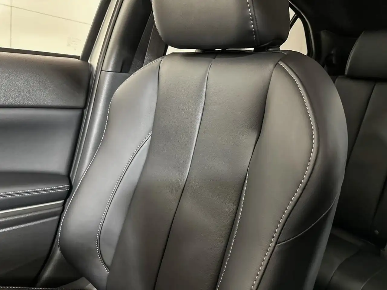 Mitsubishi Eclipse Cross снимка Mitsubishi Eclipse Cross