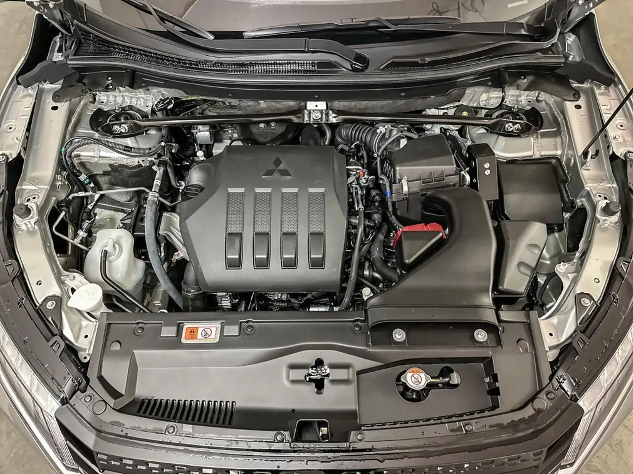 Mitsubishi Eclipse Cross снимка Mitsubishi Eclipse Cross