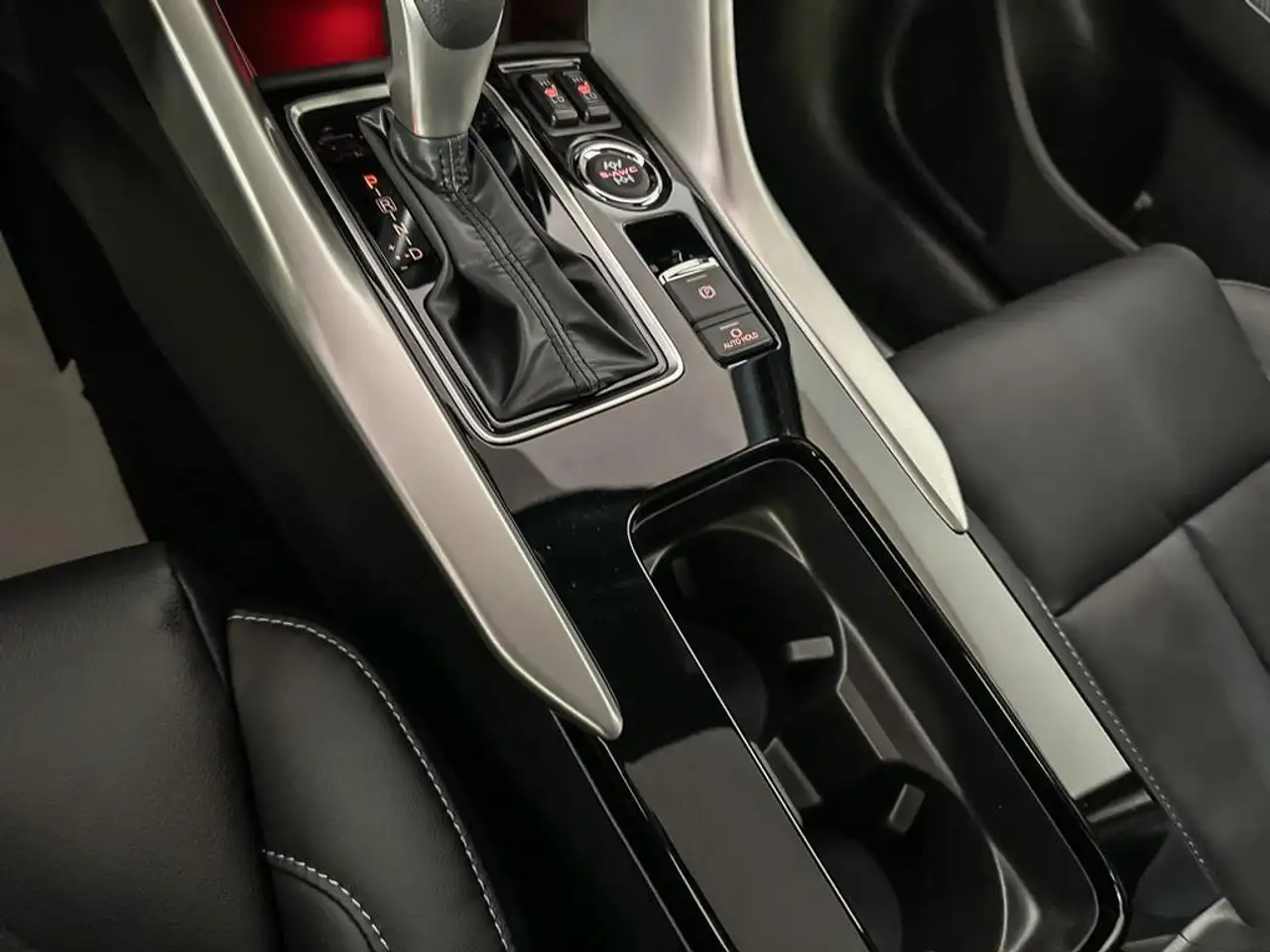 Mitsubishi Eclipse Cross снимка Mitsubishi Eclipse Cross