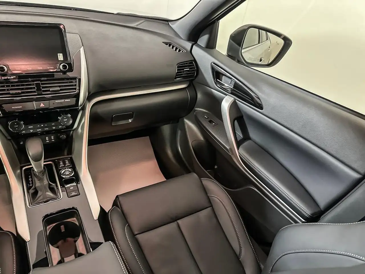 Mitsubishi Eclipse Cross снимка Mitsubishi Eclipse Cross