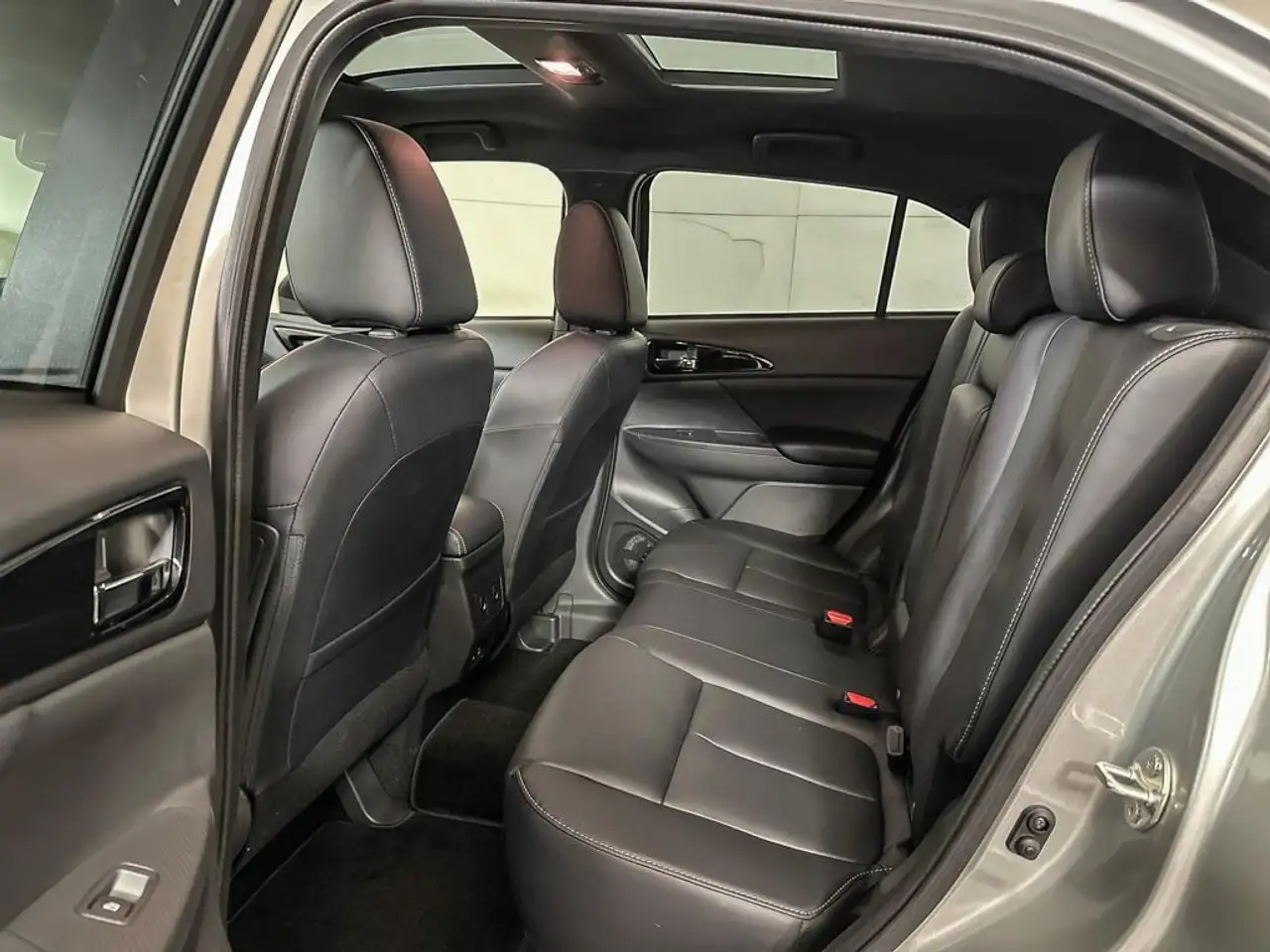 Mitsubishi Eclipse Cross снимка Mitsubishi Eclipse Cross