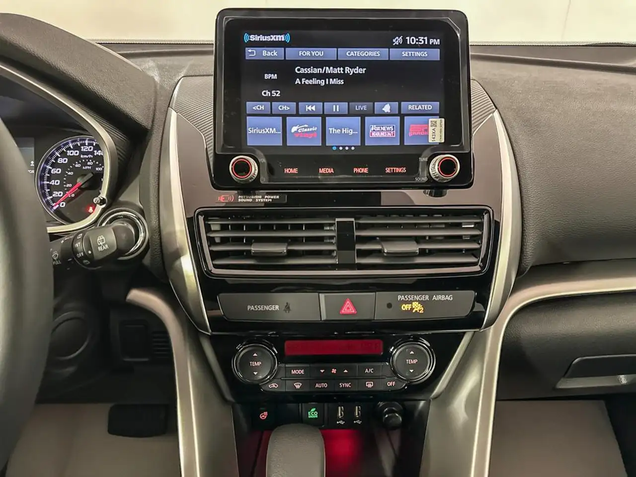 Mitsubishi Eclipse Cross снимка Mitsubishi Eclipse Cross