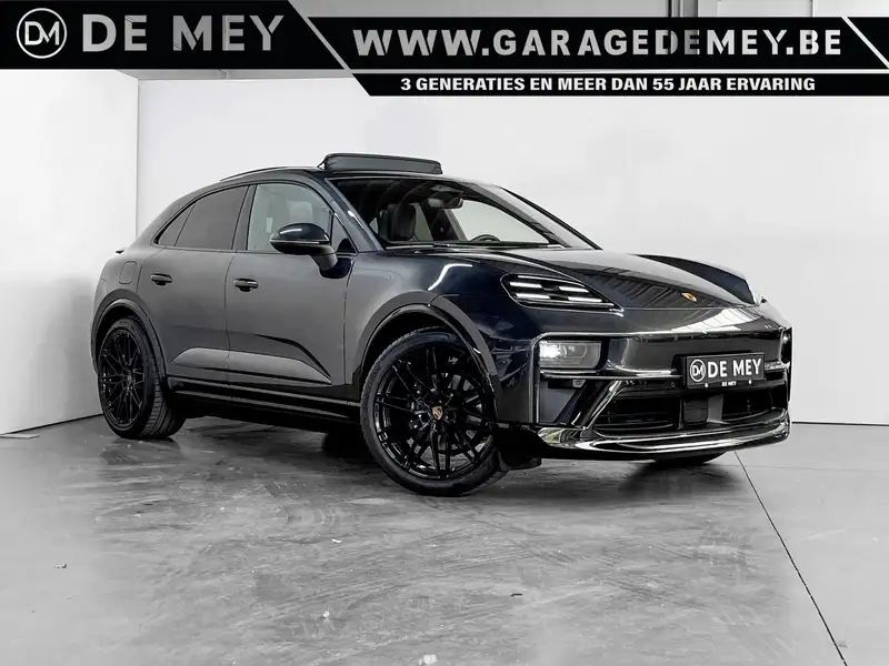 PORSCHE Macan