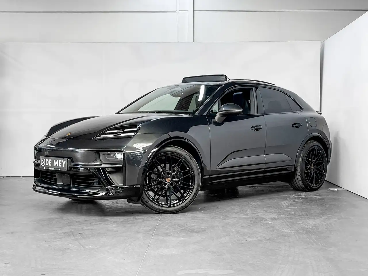 Porsche Macan 100 kWh SPORT DESIGN Pack / Pano / Bose Sound / Trekhaak /, миниатюра 2