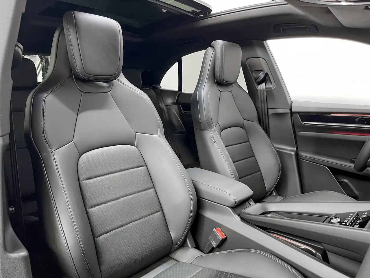 Porsche Macan 100 kWh SPORT DESIGN Pack / Pano / Bose Sound / Trekhaak /, миниатюра 15