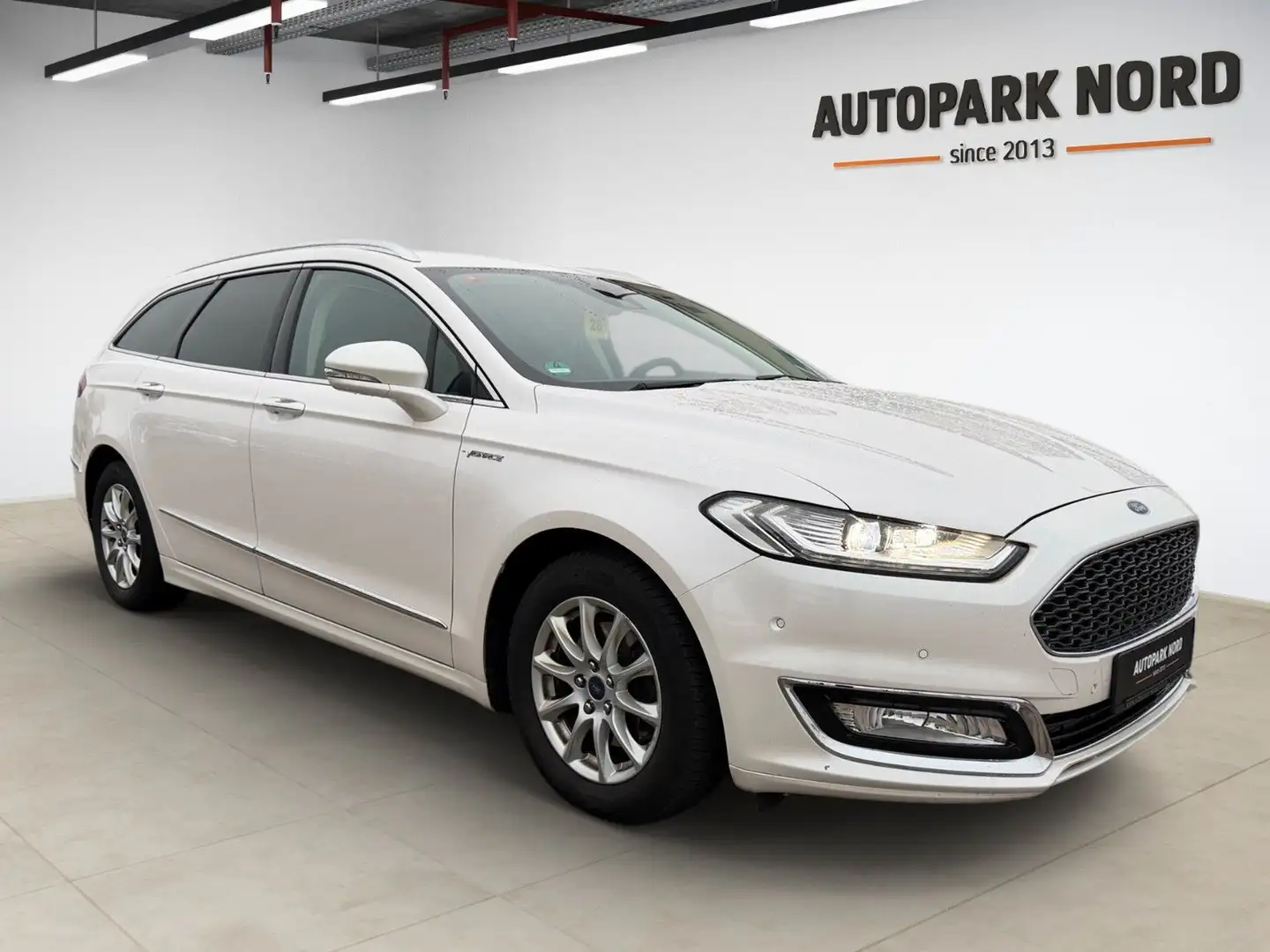 Ford Mondeo 2.0 TDCi Turnier Vignale/LEDER/LED/SHZ Weiß - 2