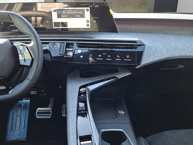 Peugeot 5008 GT EXCLUSIVE Hybrid 145 e-DCS Ansicht 8