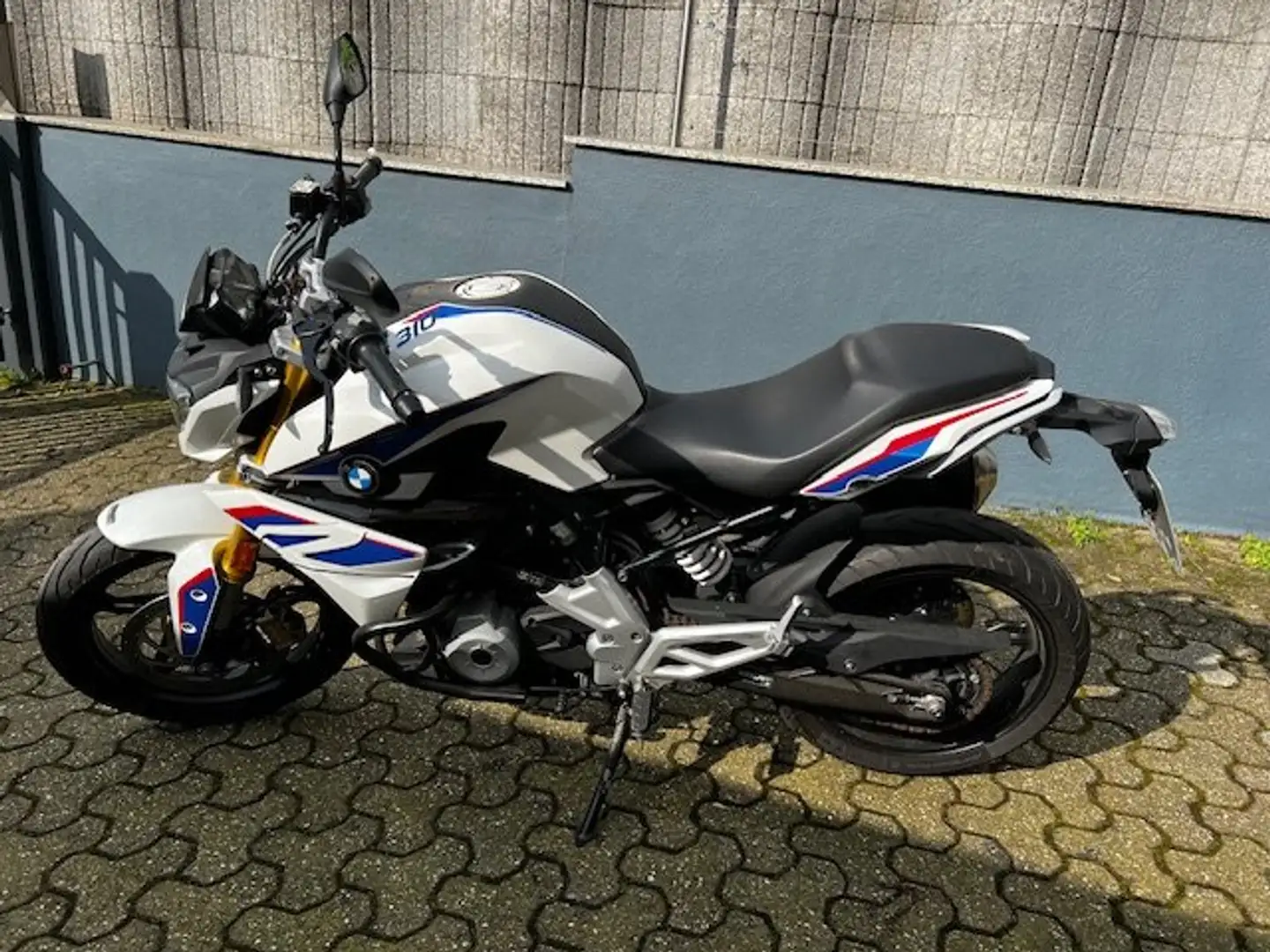 BMW G 310 R Pearlwhite Met. Motorsport (0N1D) - 1