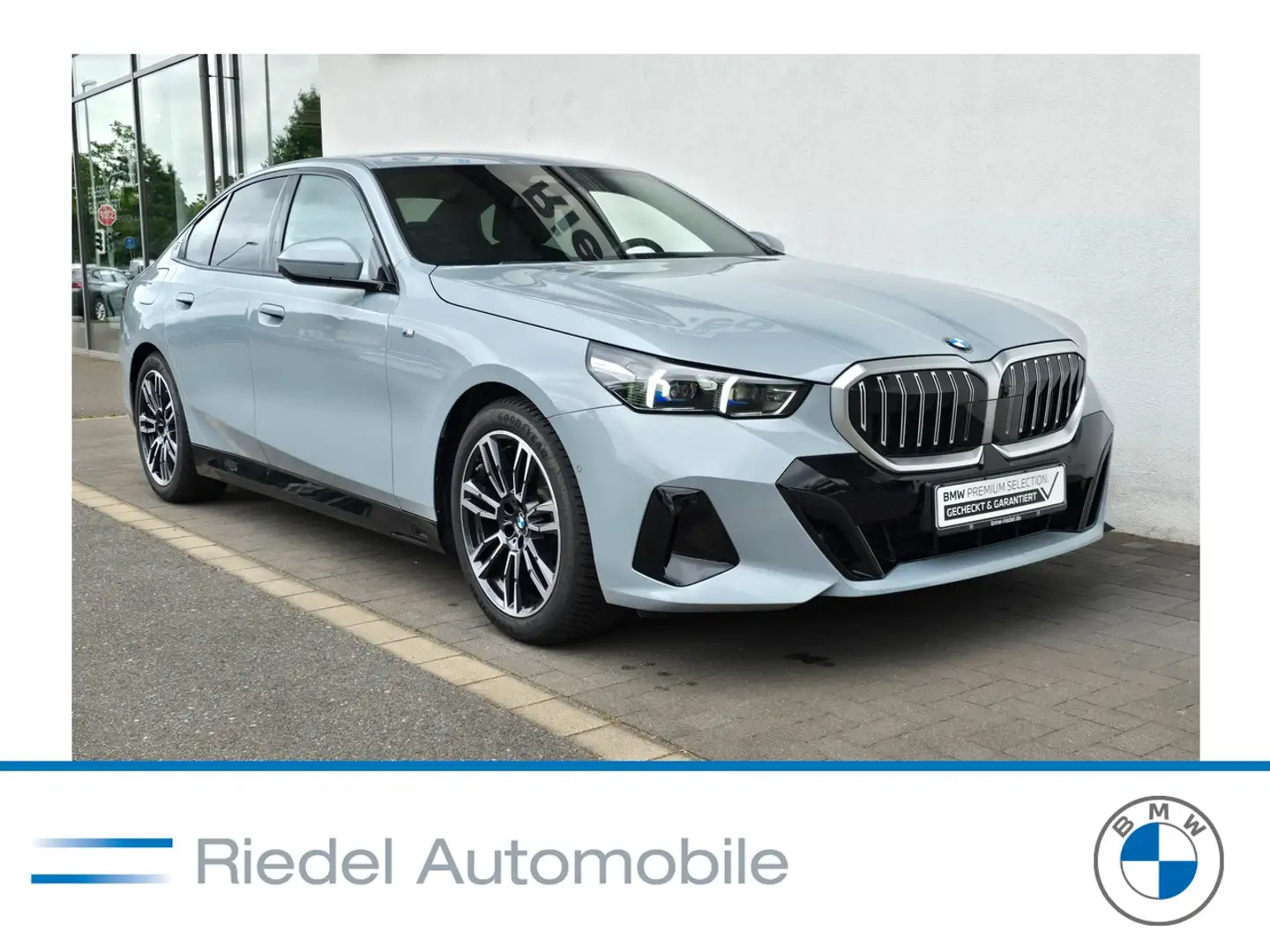BMW 520 i M Sportpaket Komfortsitze Standhzg. AHK Grau - 1