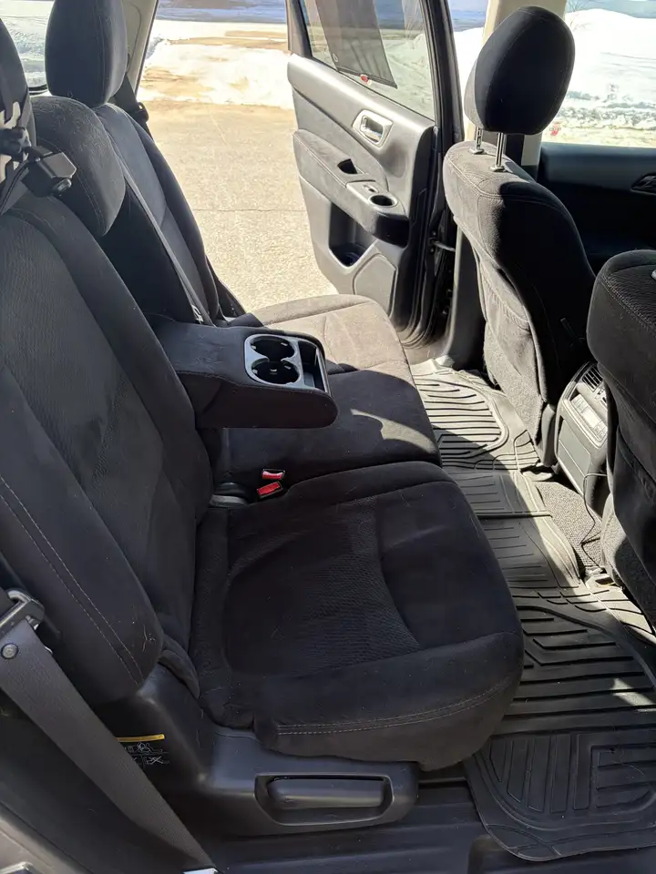 Nissan Pathfinder снимка Nissan Pathfinder