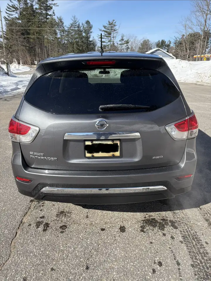 Nissan Pathfinder снимка Nissan Pathfinder